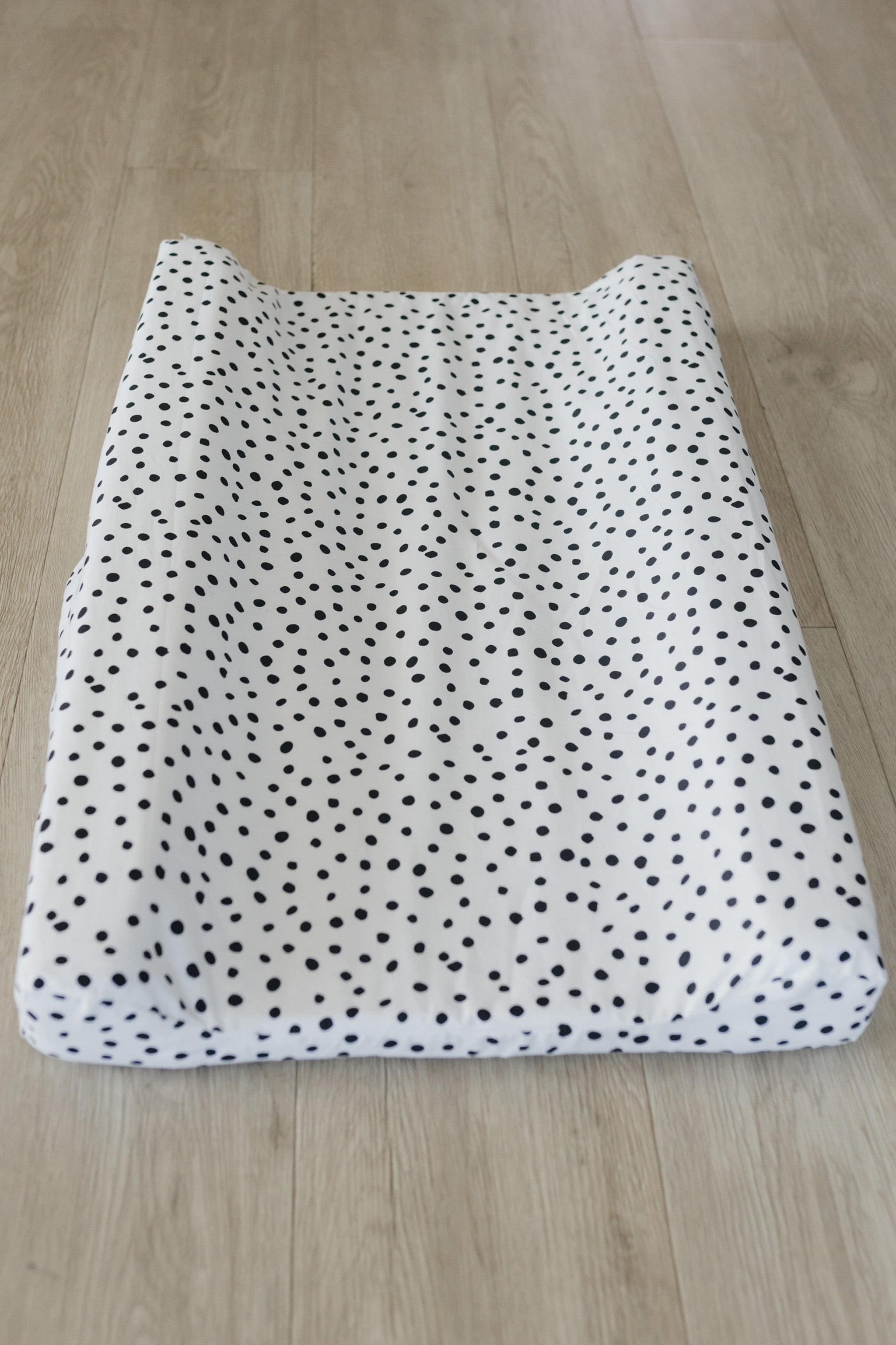https://www.mapetite.co.za/cdn/shop/products/Spotted-Cotton-Changing-Mat-Cover.jpg?v=1677870834